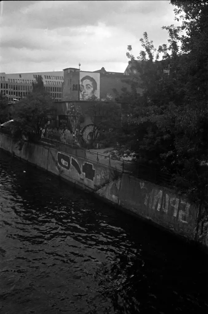 Berlin east side gallery photographed with the Minox 35GT