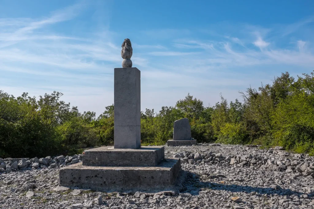 Monument on Hill 141