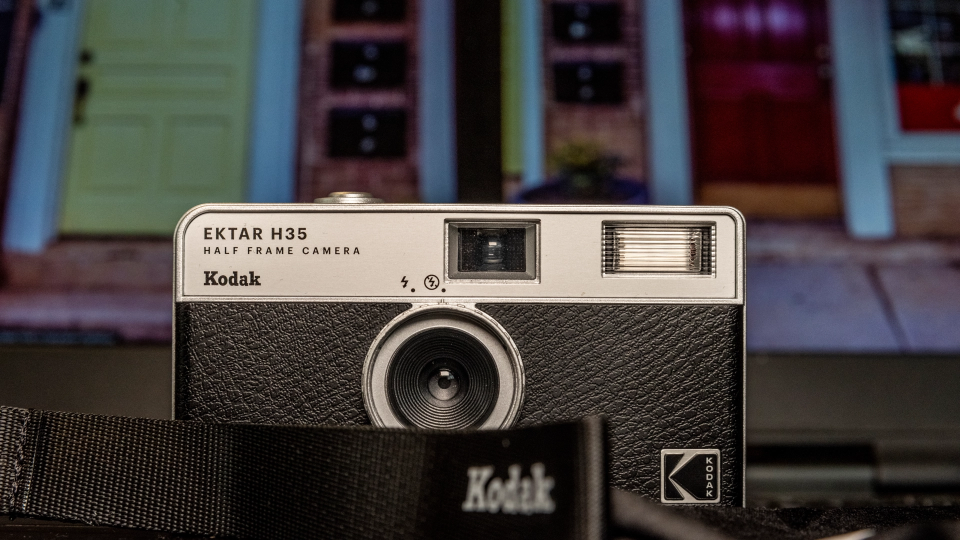 Half Full or Half Empty ? - Kodak Ektar H35 Review - Canny Cameras