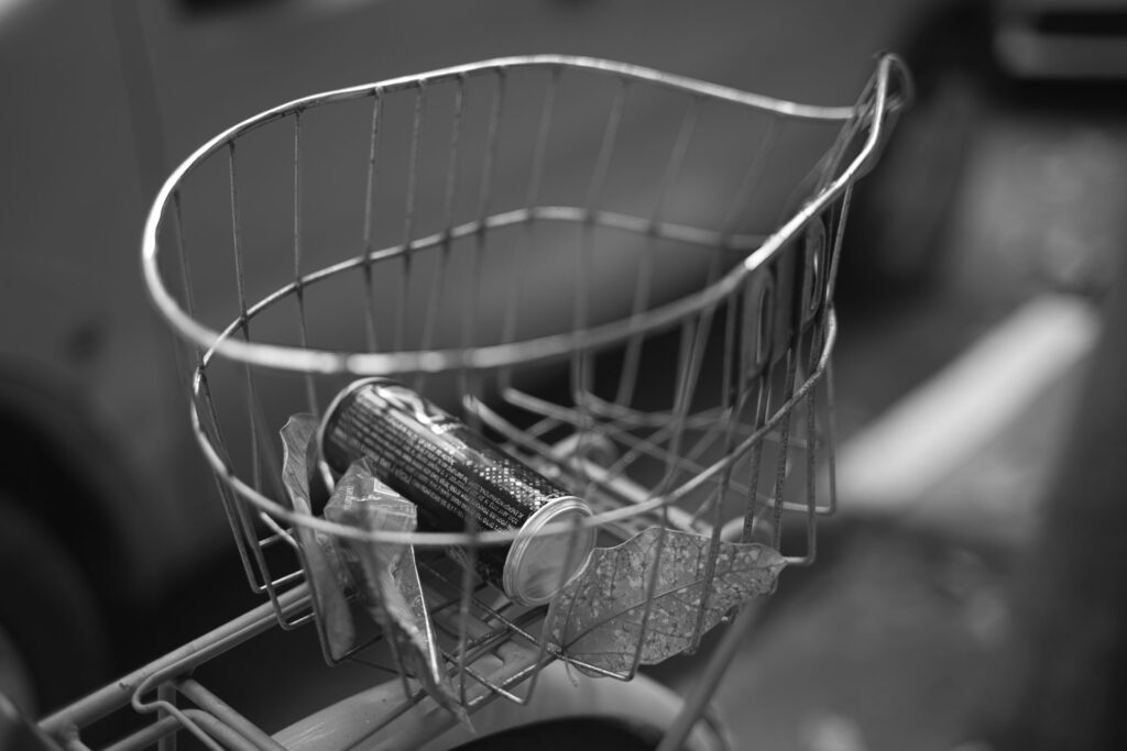 Photo of a bike cargo basket taken with a Zenitar-M 1.7/50 lens @ f=1.7 1/200s, ISO 200