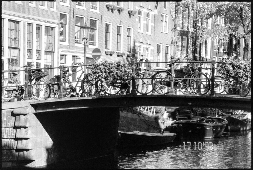 Bridge over Amsterdam canal - Nikon Zoom 700 VR