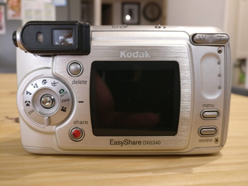 Kodak EasyShare DX6340 rear view