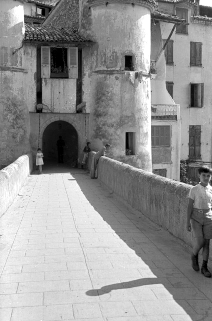 Black and white image of Entrevaux in the Alpes-de-Haute-Provence, France.