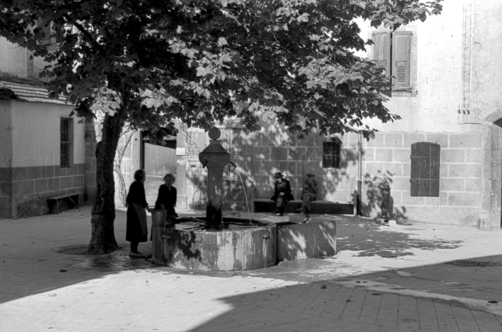 Black and white image of Entrevaux in the Alpes-de-Haute-Provence, France.