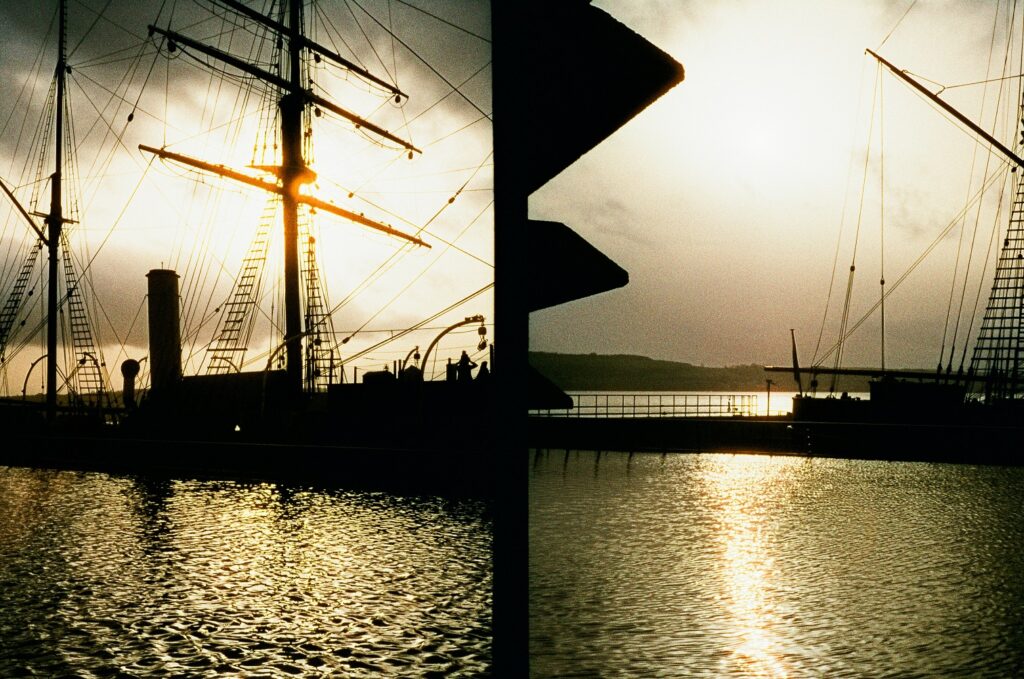 RRS Discovery docked by V&A museum