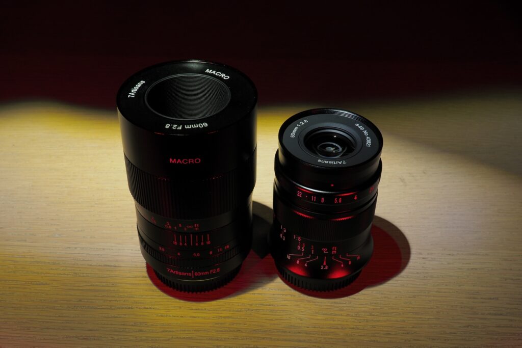 Visual comparison of size of two Macro lenses