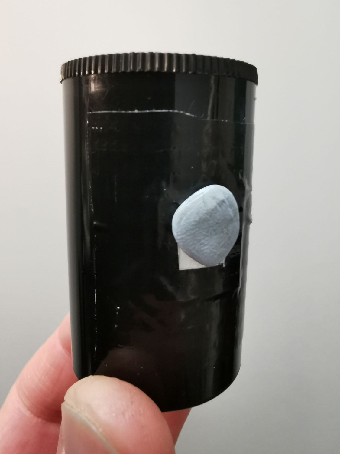 Blu-tack lens cover/'shutter'
