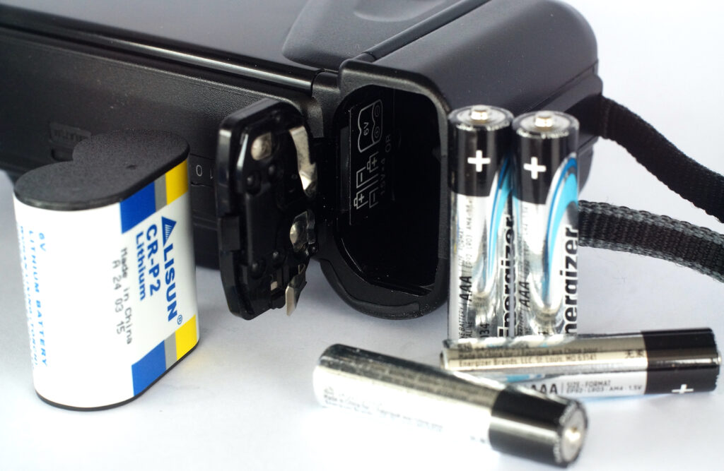 Battery choice between AAA and lithium.