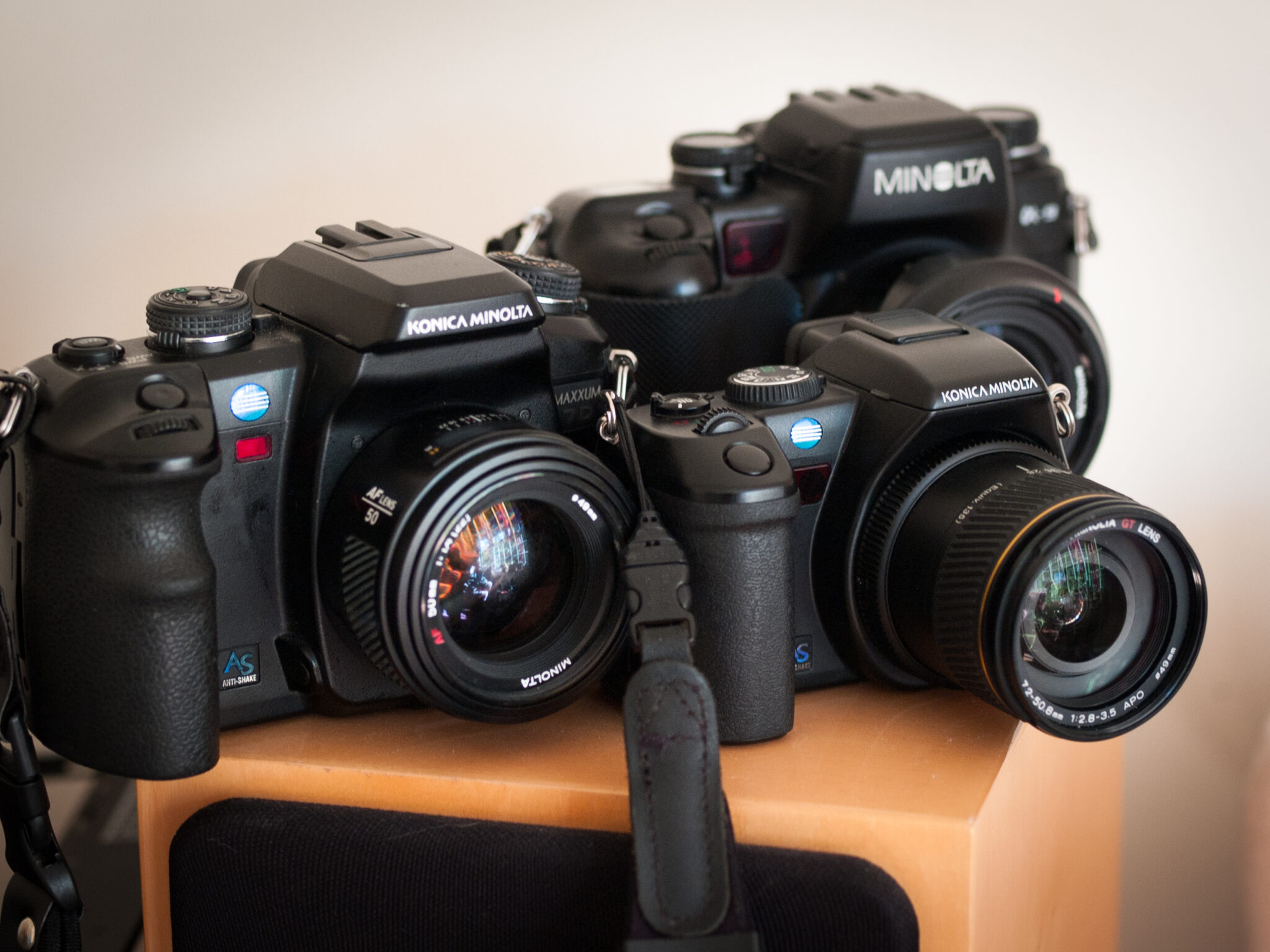 【付属品多数】KONICA MINOLTA DiMAGE A200 付属品多数】KONICA-MINOLTA-DiMAGE-A200