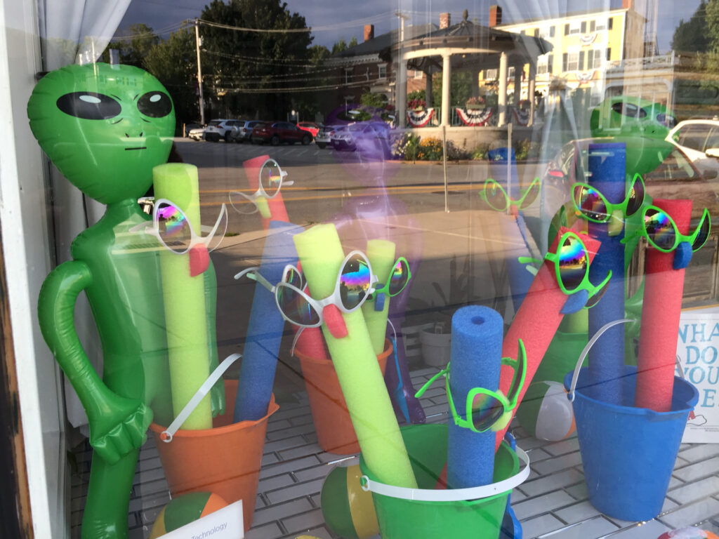 Aliens in Exeter, NH 03
