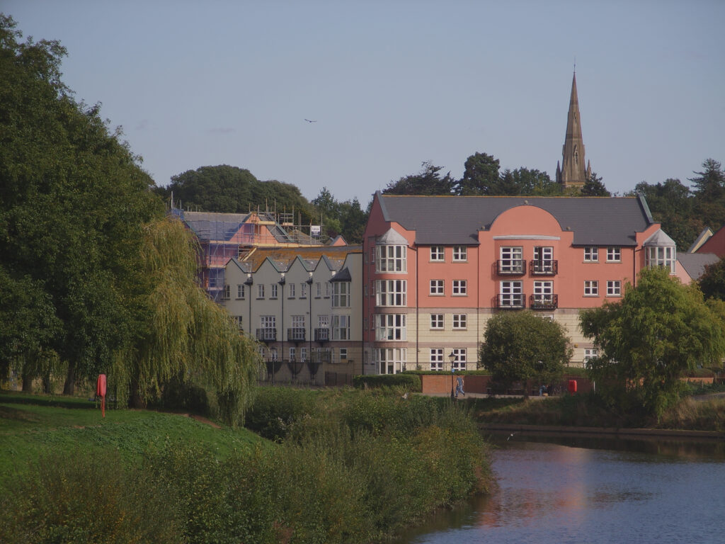 Telephoto shot of the riverside