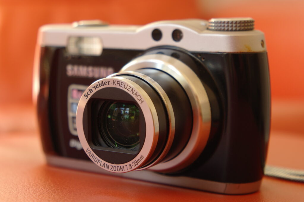 Front view of Samsung L85