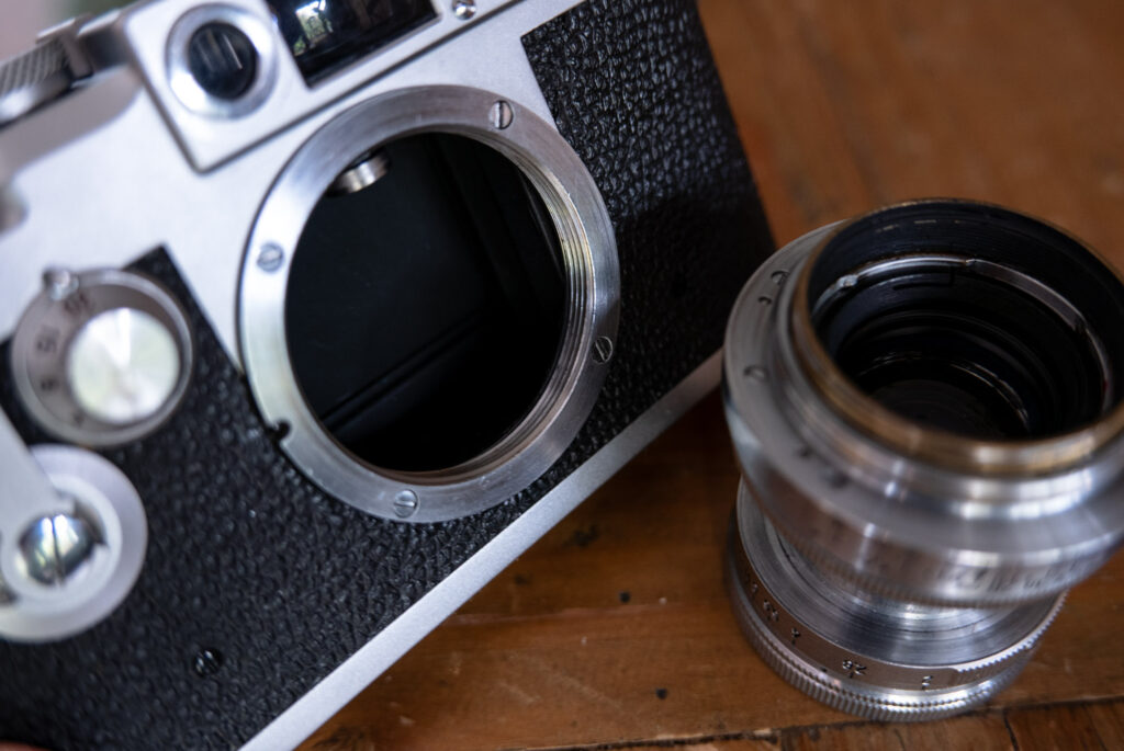 Leica thread mount