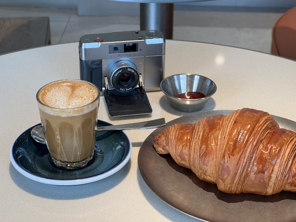 Contax T, Coffee, Croissant