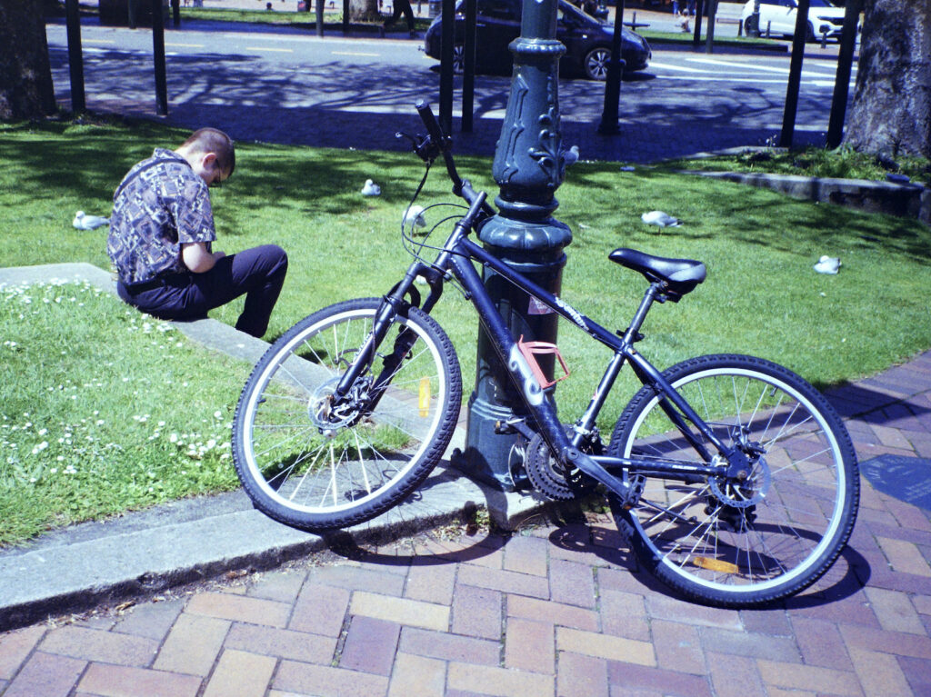  A stop for the phone?