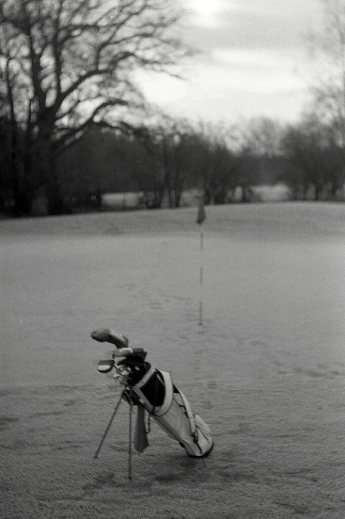 f8, 1/125. This is a good example of the problems I had in focusing; I was certain the bag was in focus!