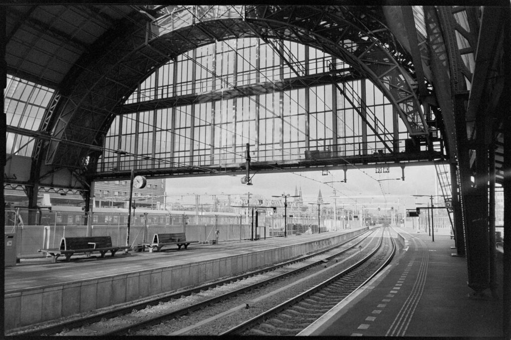 Amsterdam Central Station, Nikon AF600