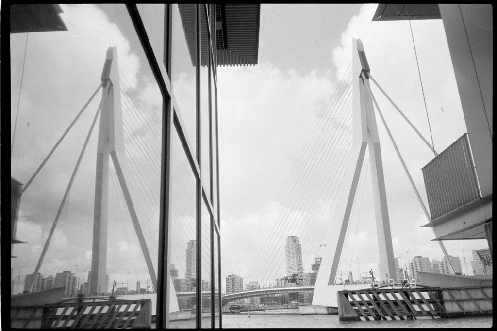Erasmus Bridge Rotterdam, Pentax Espio Mini