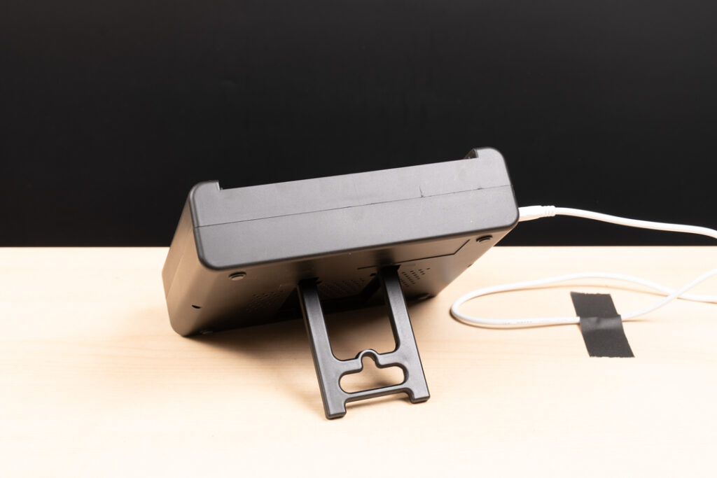 eTone built in stand
